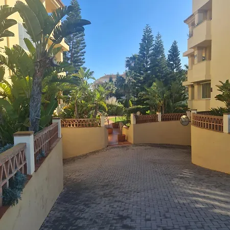 Romana Con Piscina Privada Y Vistas Al Jardin