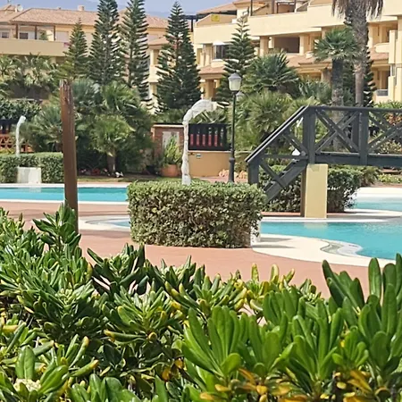 Romana Con Piscina Privada Y Vistas Al Jardin